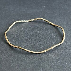 Women’s vintage dainty gold tone unique twisted‎ bangle bracelet one size